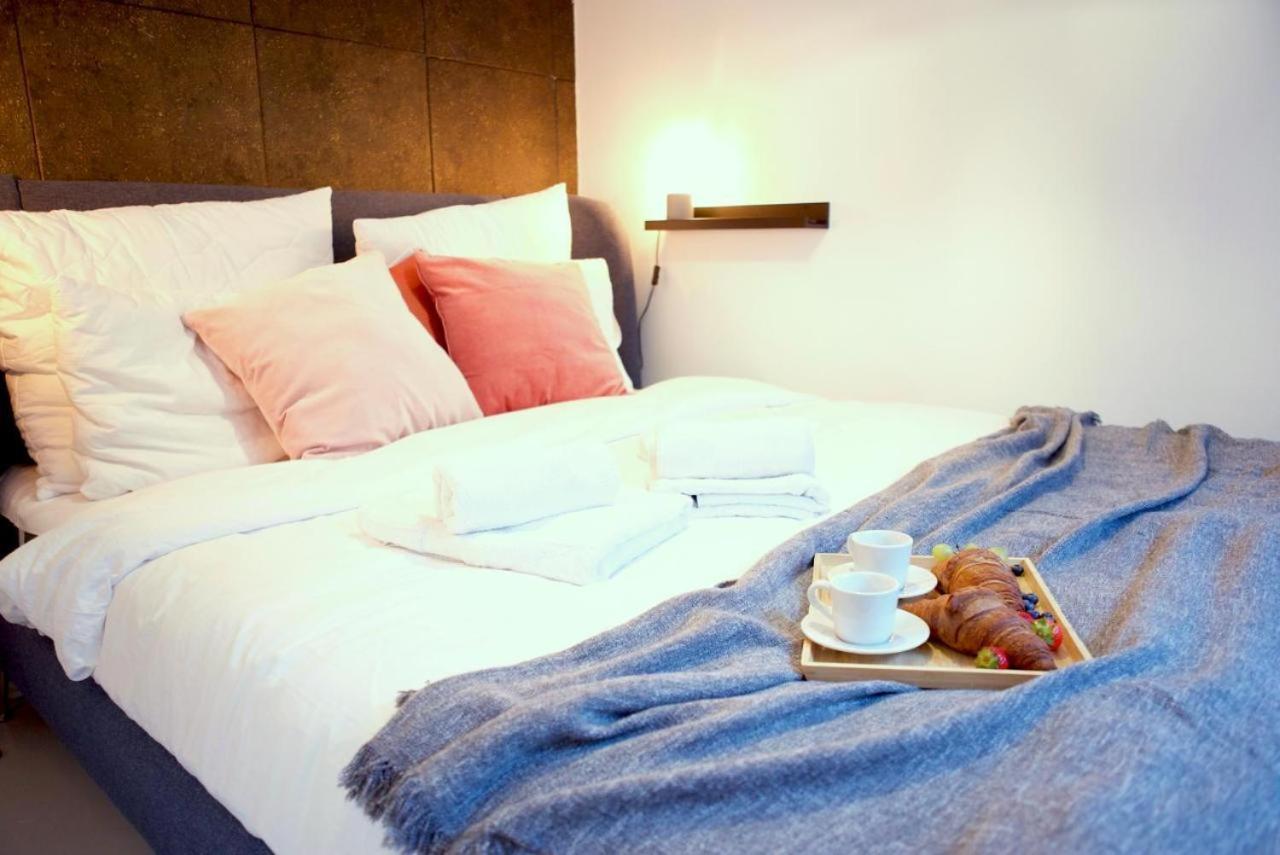 P&O Serviced Apartments Kinowa Warsaw Exterior photo